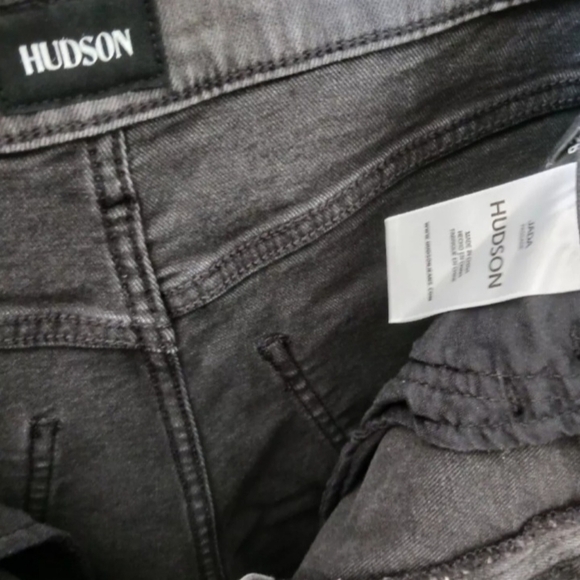 Hudson Jeans Jada High Rise Raw Hem Denim Shorts in Passage Black Wash Size 26 - Picture 2 of 10